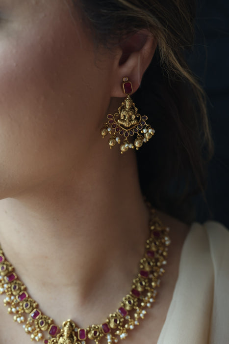 Antique gold temple design necklace and earrings SS115623