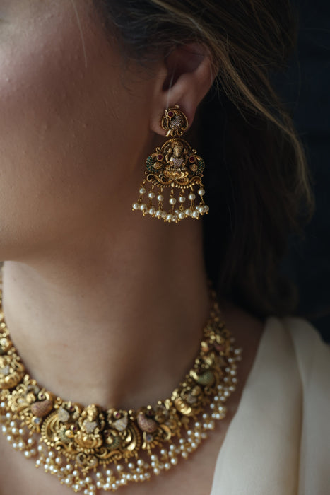 Antique gold temple desing short necklace and earrings SS11982