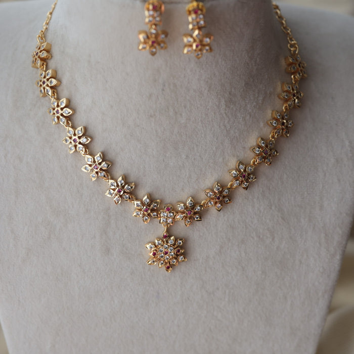 Heritage gold plated choker short necklace H289