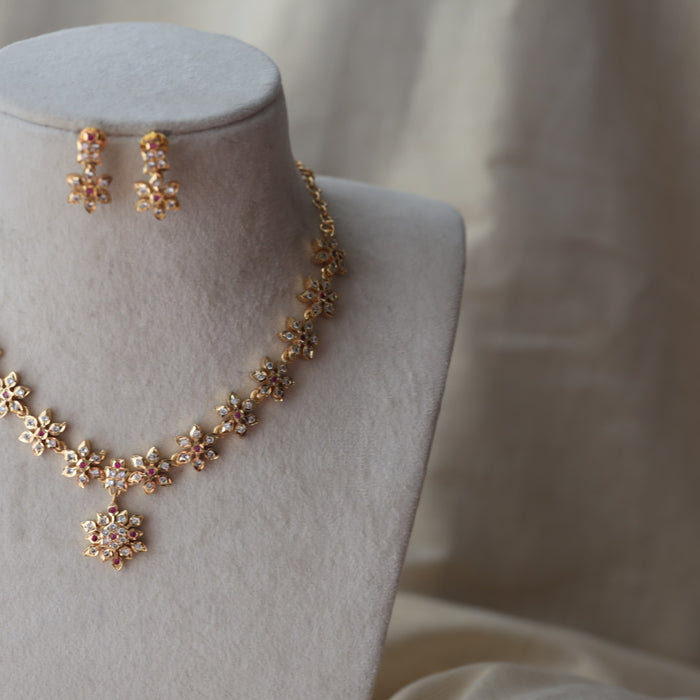 Heritage gold plated choker short necklace H289