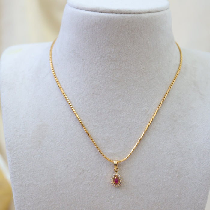 Heritage gold plated pendant with chain HC007