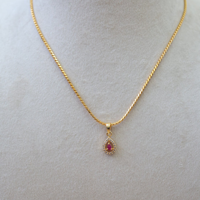 Heritage gold plated pendant with chain HC007