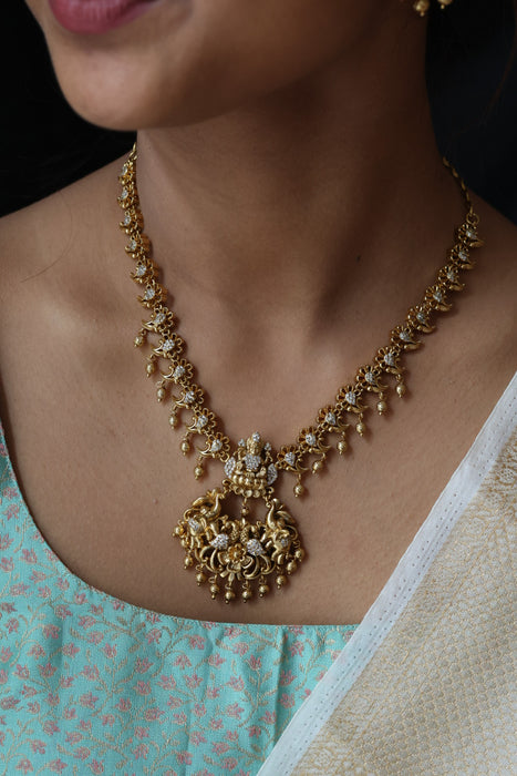 Antique white stone short necklace with earrings TTS43544