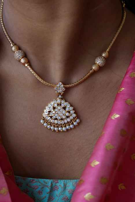 Heritage gold plated short necklace H0230