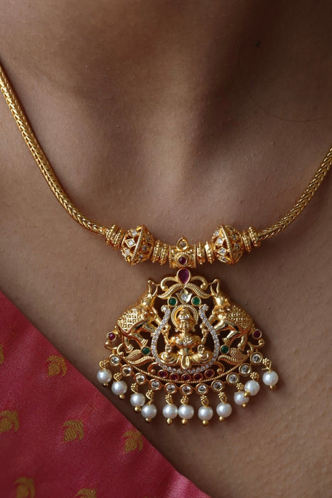 Heritage gold plated short necklace H0231