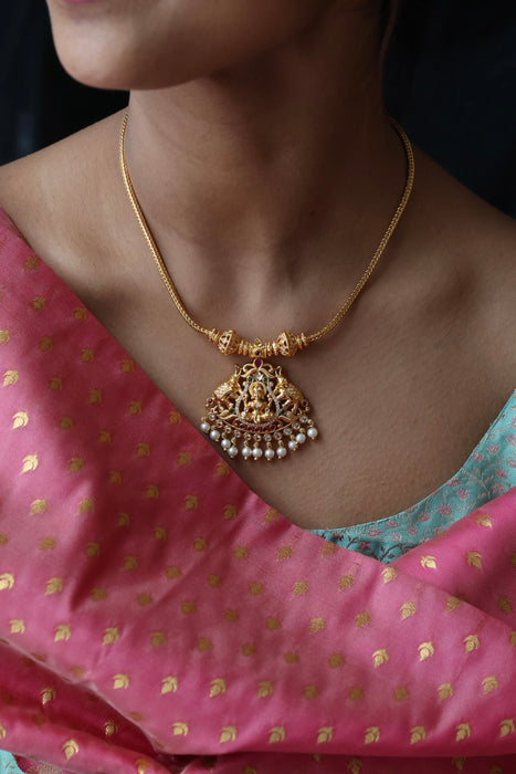 Heritage gold plated short necklace H0231