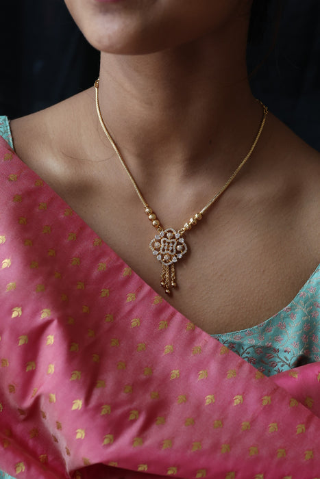 Heritage gold plated short necklace H0232