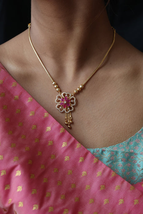 Heritage gold plated short necklace H0234