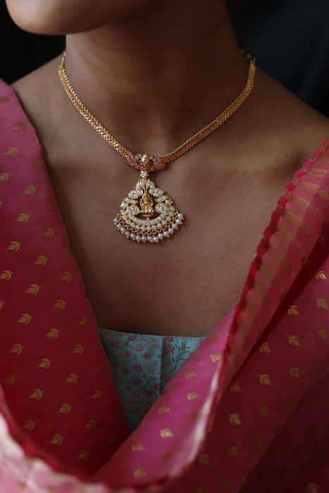 Heritage gold plated short necklace H0246