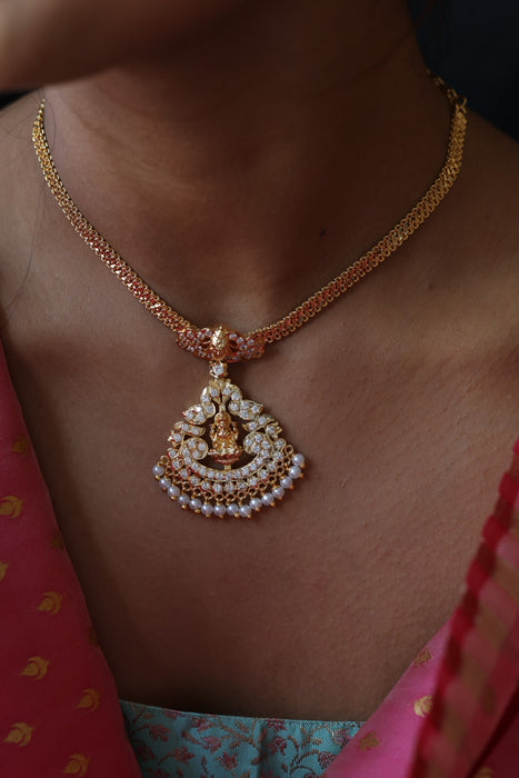 Heritage gold plated short necklace H0246