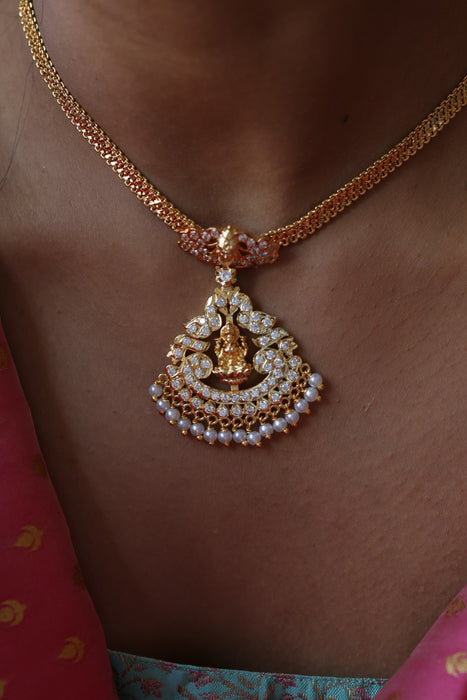 Heritage gold plated short necklace H0246
