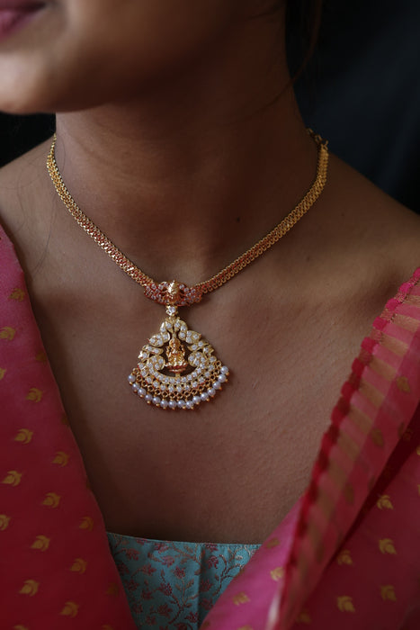 Heritage gold plated short necklace H0246