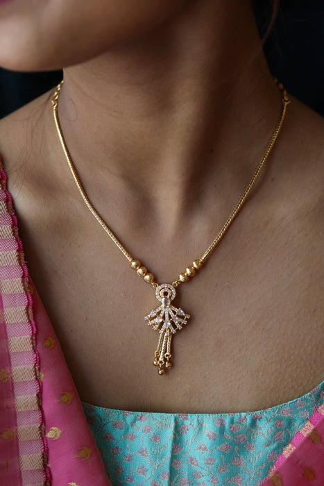Heritage gold plated short necklace H0247