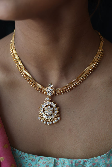Heritage gold plated short necklace H0248