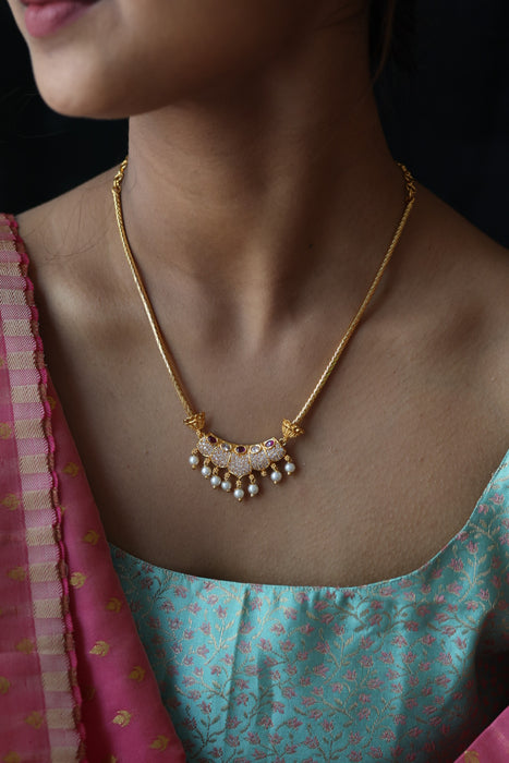 Heritage gold plated short necklace with earrings H0876