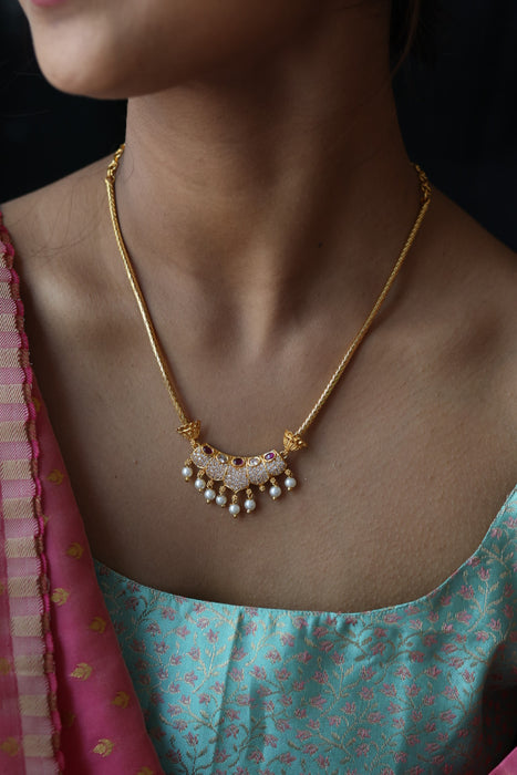 Heritage gold plated short necklace with earrings H0876