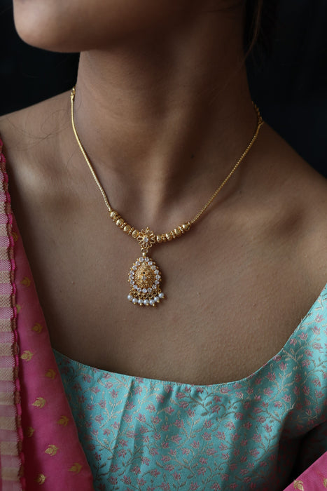 Heritage gold plated short necklace H0251