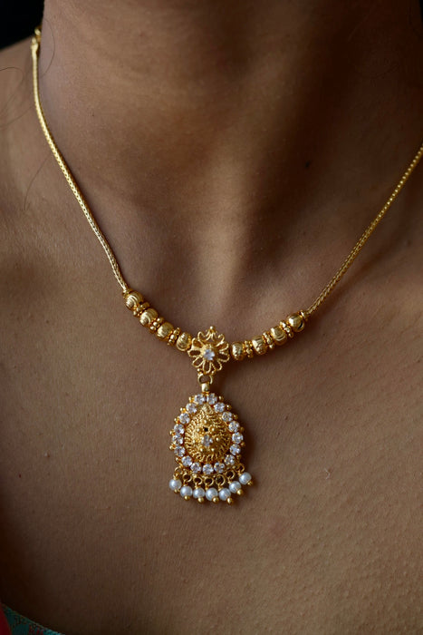 Heritage gold plated short necklace H0251