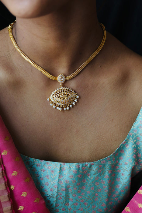Heritage gold plated short necklace H0252