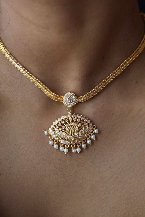 Heritage gold plated short necklace H0252
