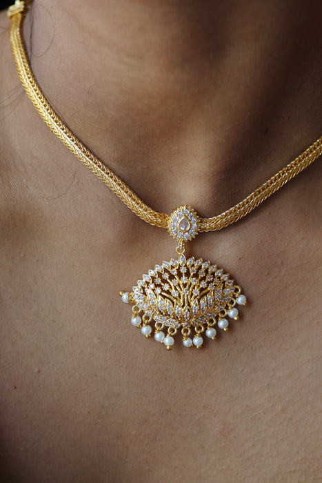 Heritage gold plated short necklace H0252
