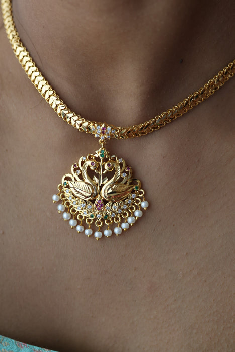 Heritage gold plated short necklace H0254