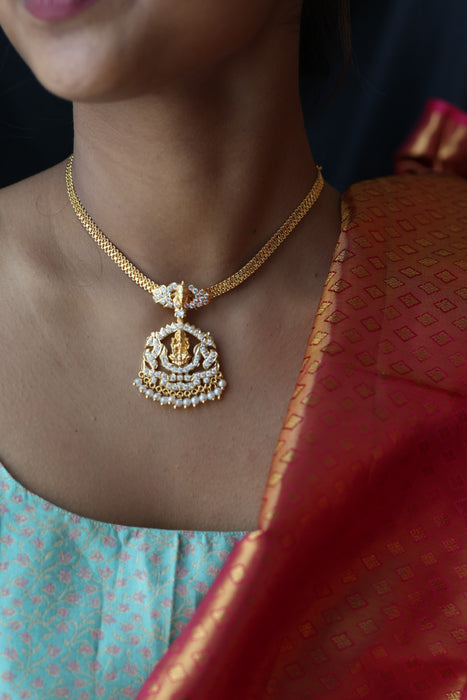 Heritage gold plated short necklace H0257
