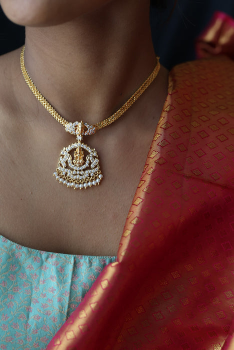 Heritage gold plated short necklace H0257
