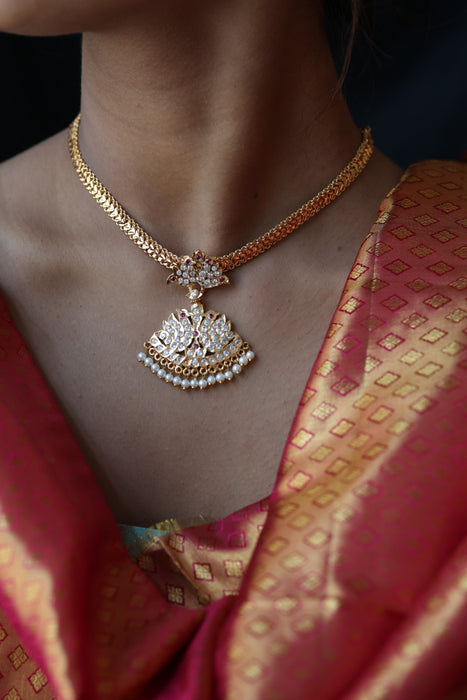 Heritage gold plated short necklace H0258