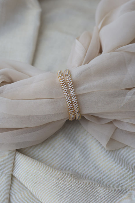 Heritage gold plated white stone bangle HB6527