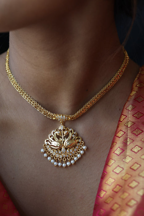 Heritage gold plated short necklace H0259