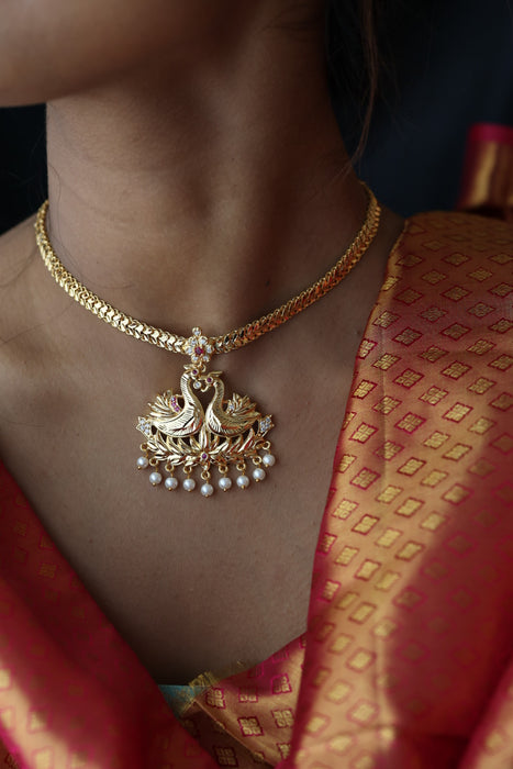 Heritage gold plated short necklace H0260