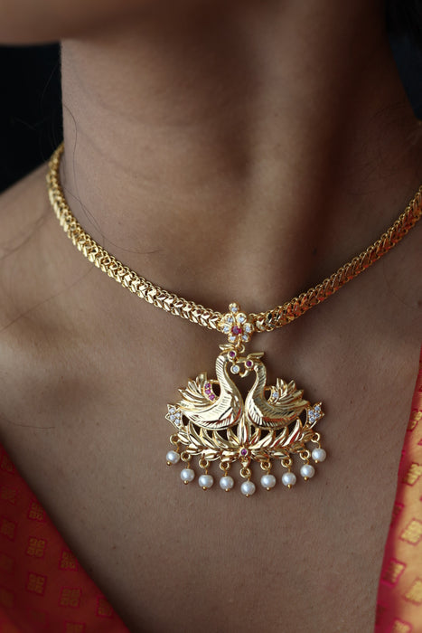 Heritage gold plated short necklace H0260