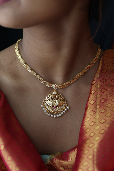 Heritage gold plated short necklace H0261