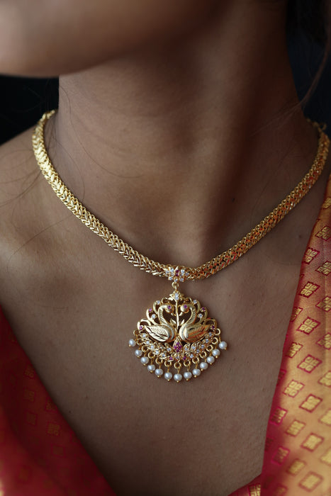 Heritage gold plated short necklace H0261