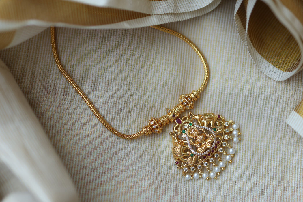 Heritage gold plated short necklace H0231