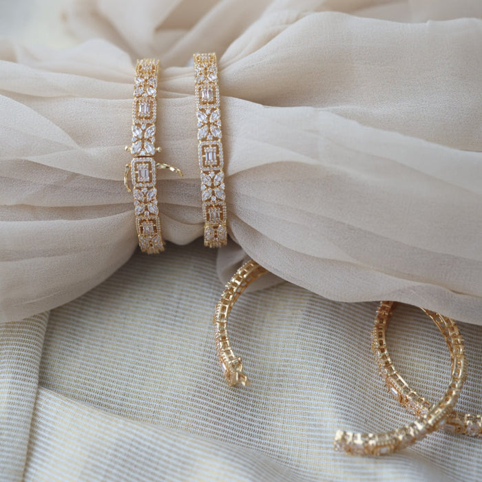 Heritage gold plated white stone bangle HB6521