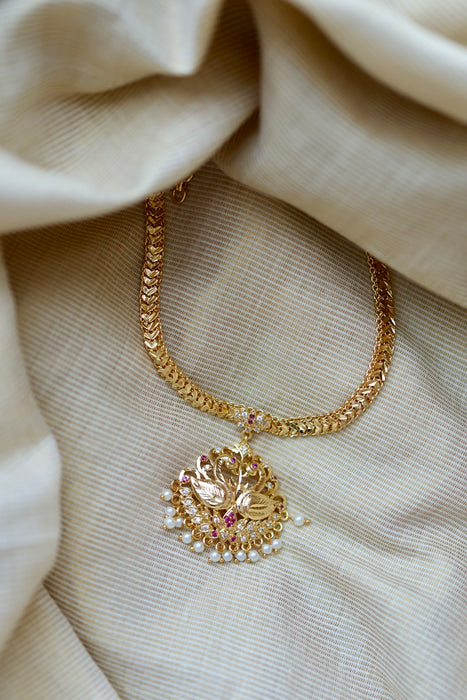 Heritage gold plated short necklace H0261