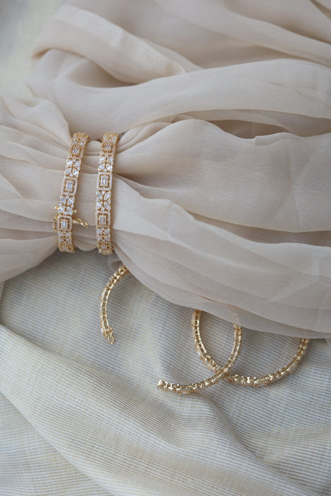 Heritage gold plated white stone bangle HB6521