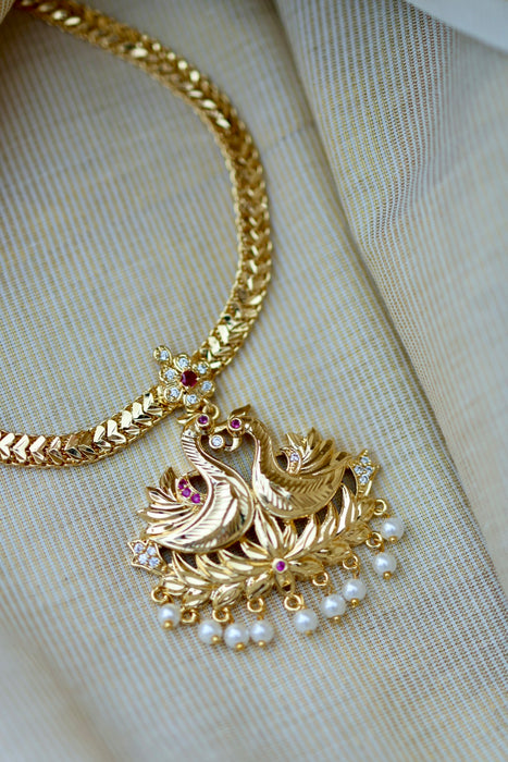 Heritage gold plated short necklace H0254