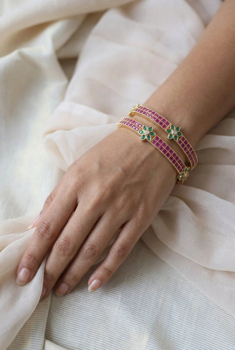 Heritage gold plated white stone bangle HB6531