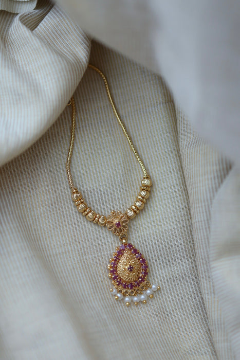 Heritage gold plated short necklace H02566