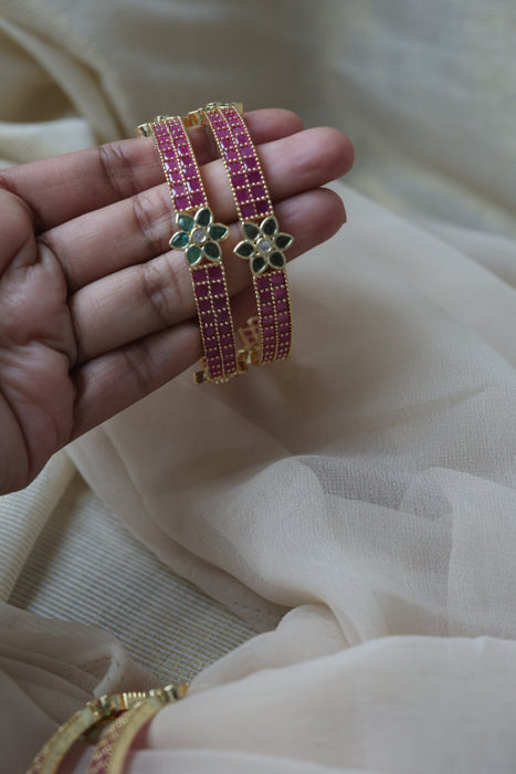 Heritage gold plated white stone bangle HB6531