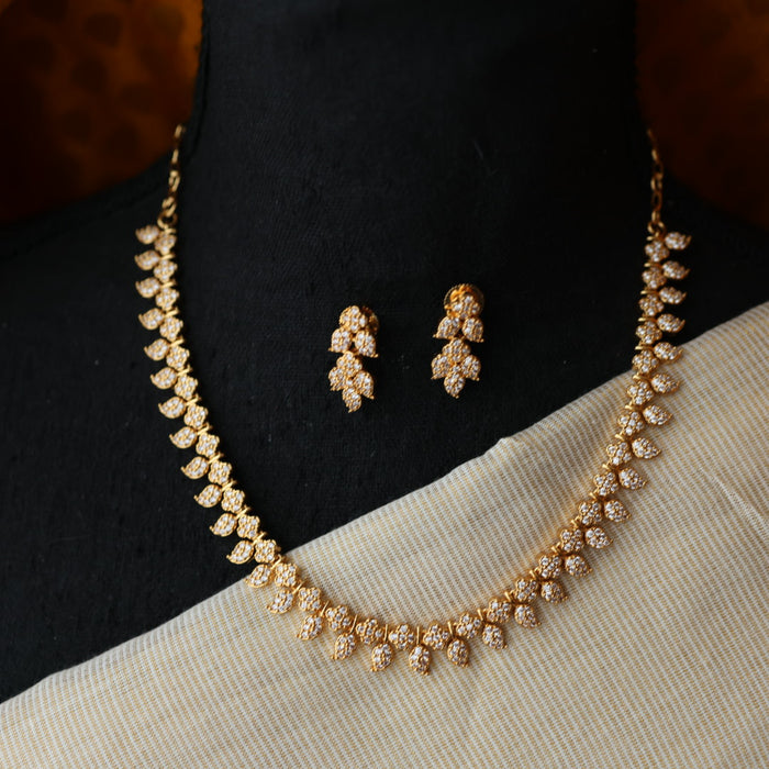 Heritage gold plated mango design short necklace H1029
