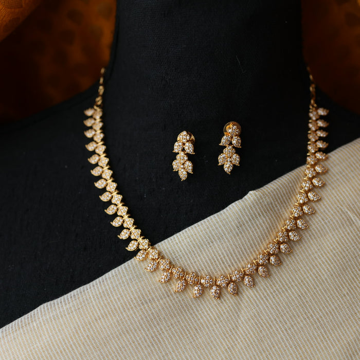 Heritage gold plated mango design short necklace H1029
