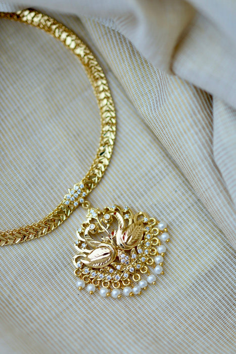 Heritage gold plated short necklace H0259