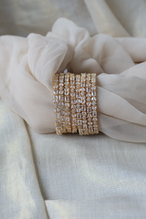 Heritage gold plated white stone bangle HB652964