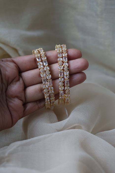 Heritage gold plated white stone bangle HB652964