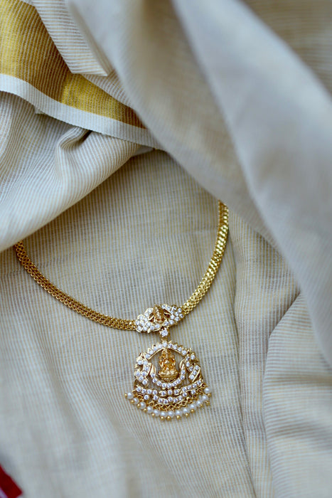 Heritage gold plated short necklace H0257