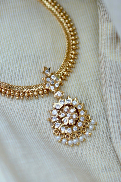 Heritage gold plated short necklace H0248